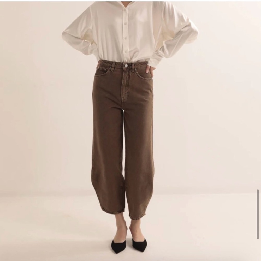 TOTEME high-rise organic cotton barrel leg jeans washed chocolate brown 24/32